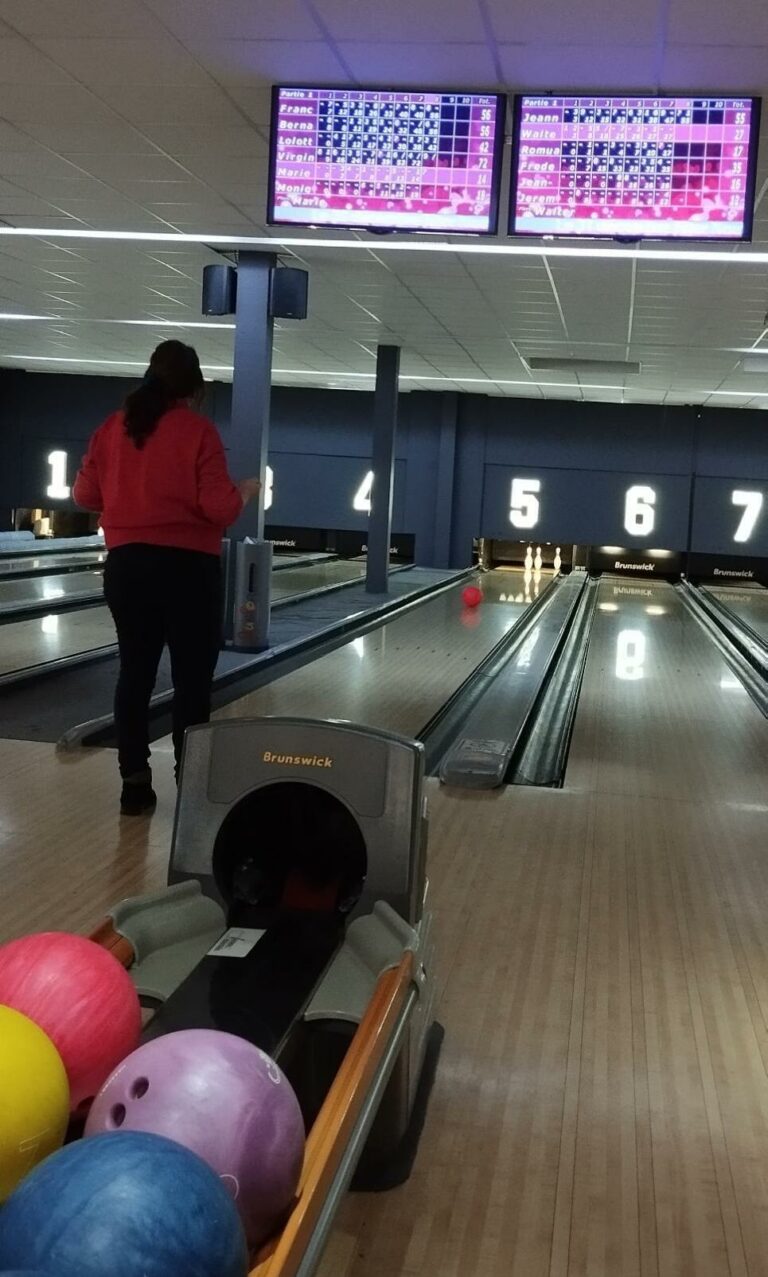 photo de personne au bowling