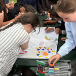 groupe enfant juilly dessinant