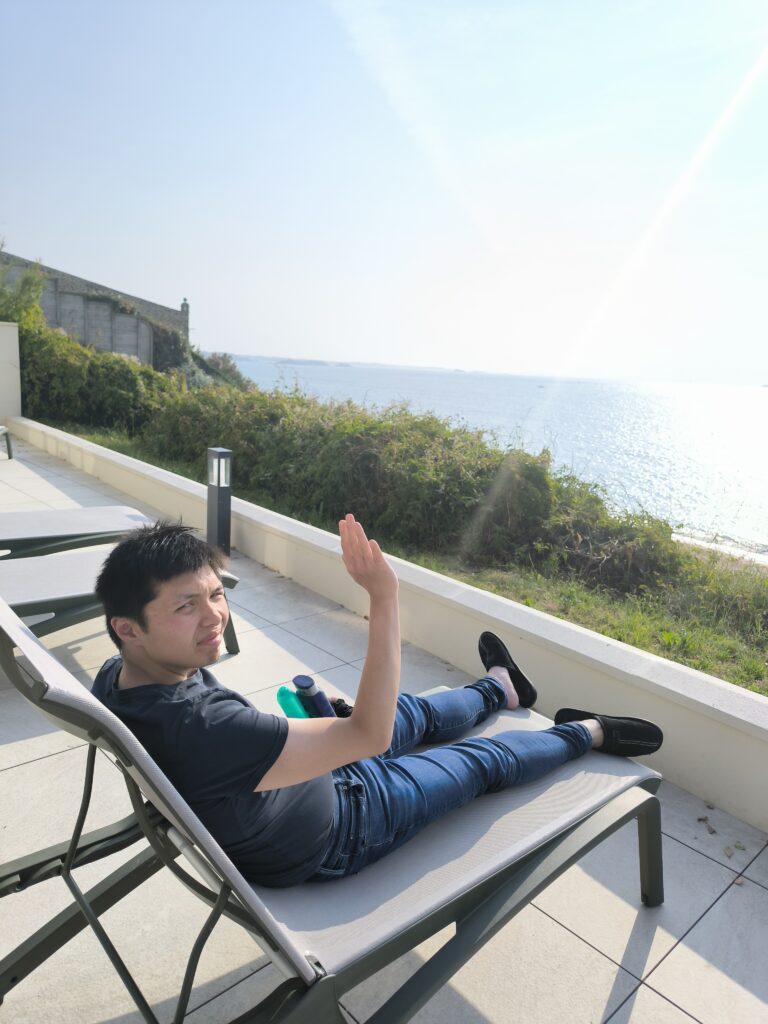 Personne sur une chaise longue