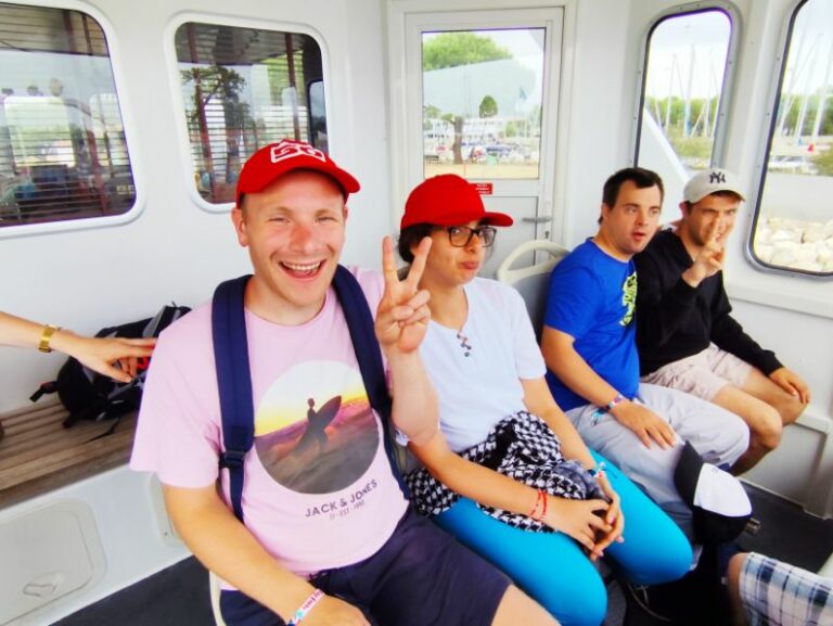 photo de groupe des PA dans le bateau